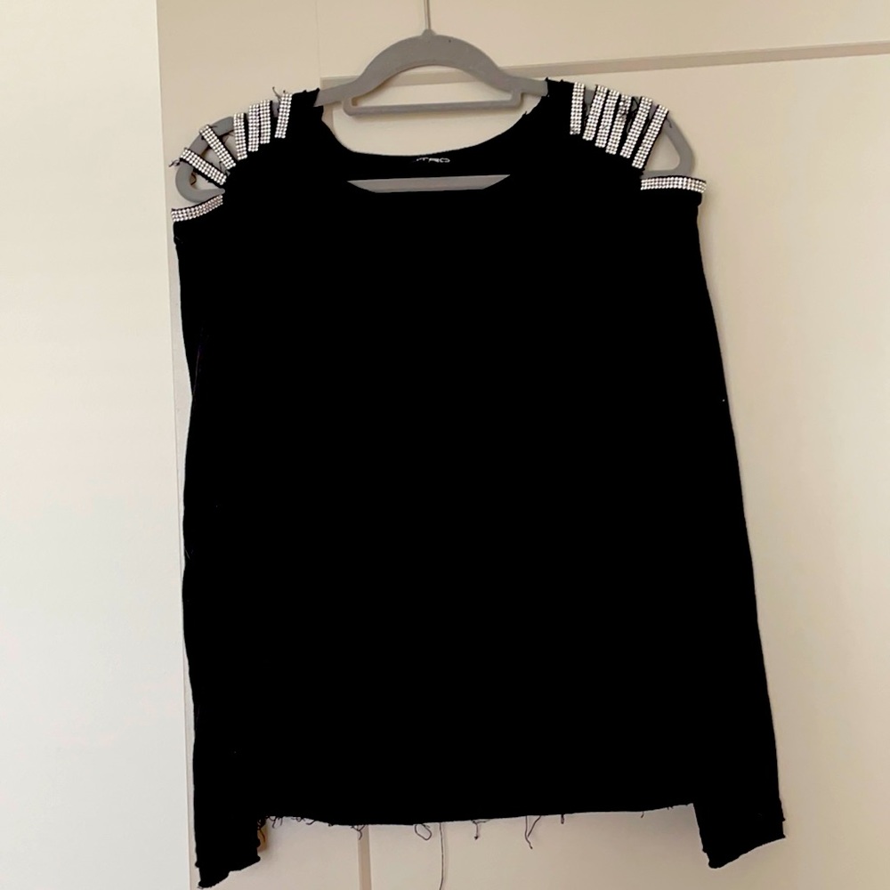 New black sweatshirt